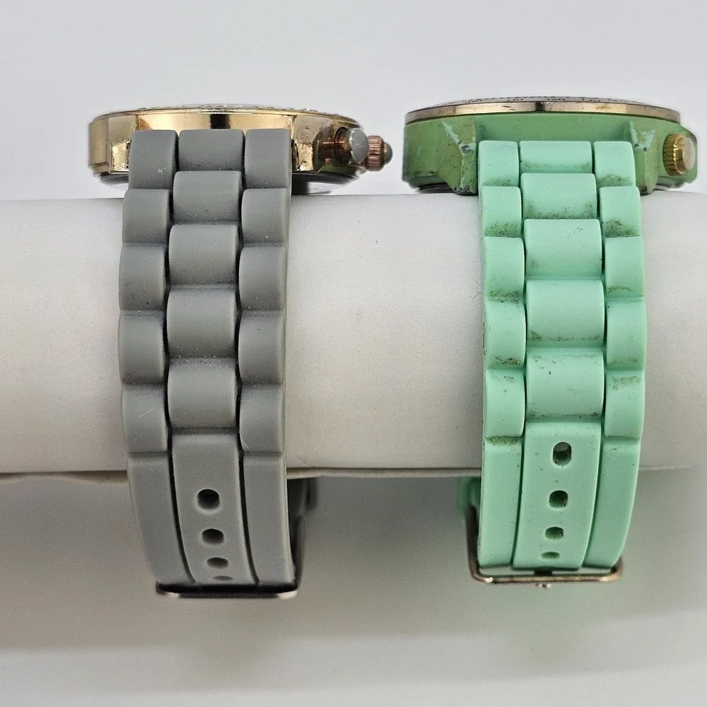 2X‎ Women's Watches Gray Green Dial Gray Green Plastic Bands New Battery